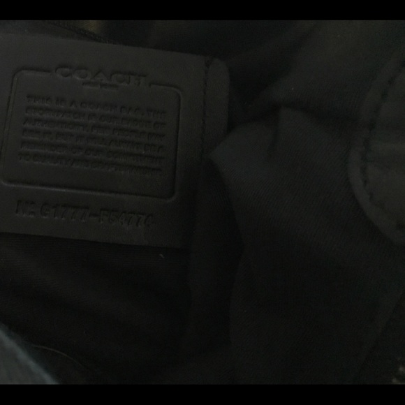 Coach Men's crossbody leather Bag - Picture 9 of 9